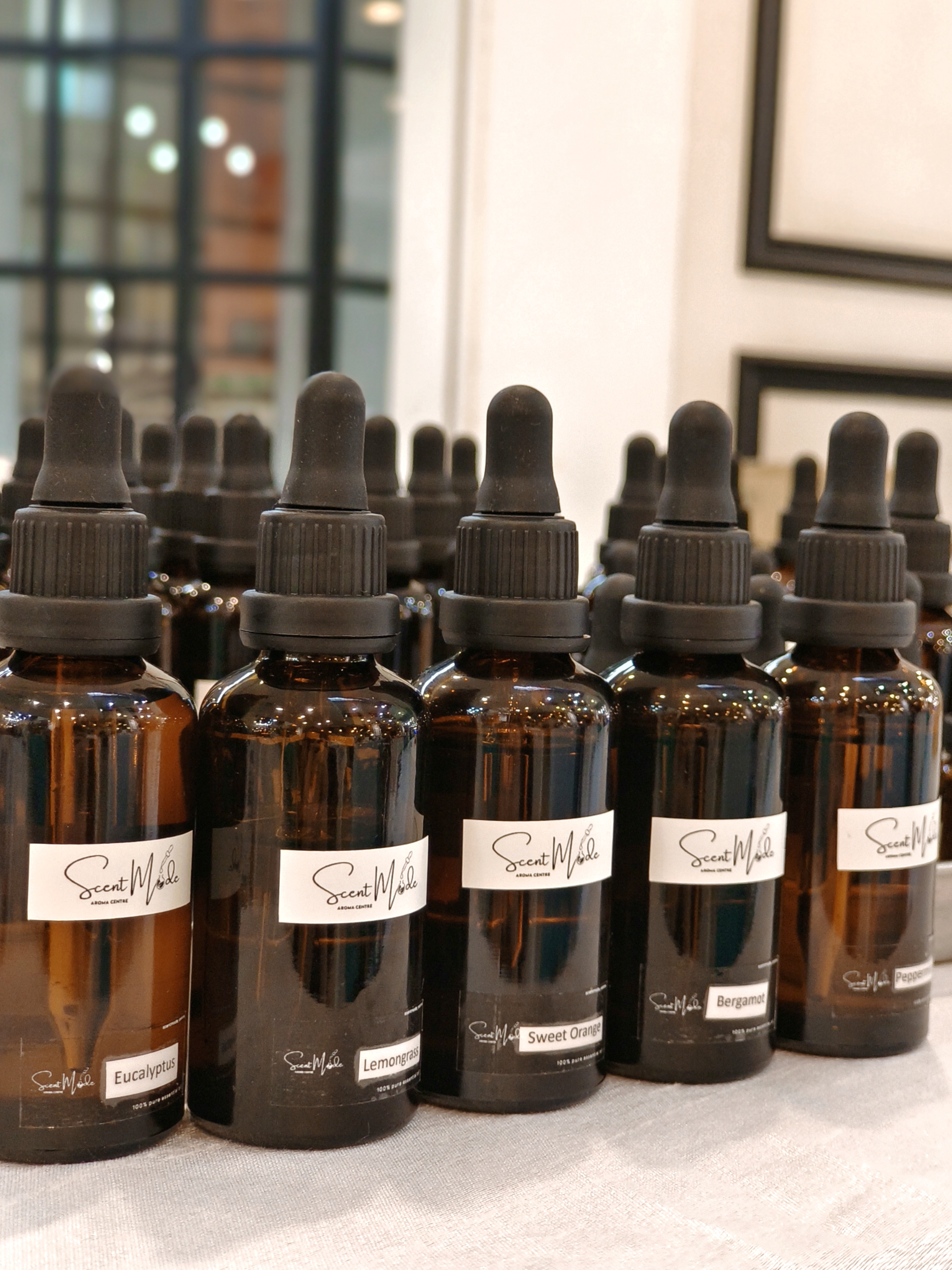Scentmode essential oil perfumery (Includes starter pack Scentmode Box)